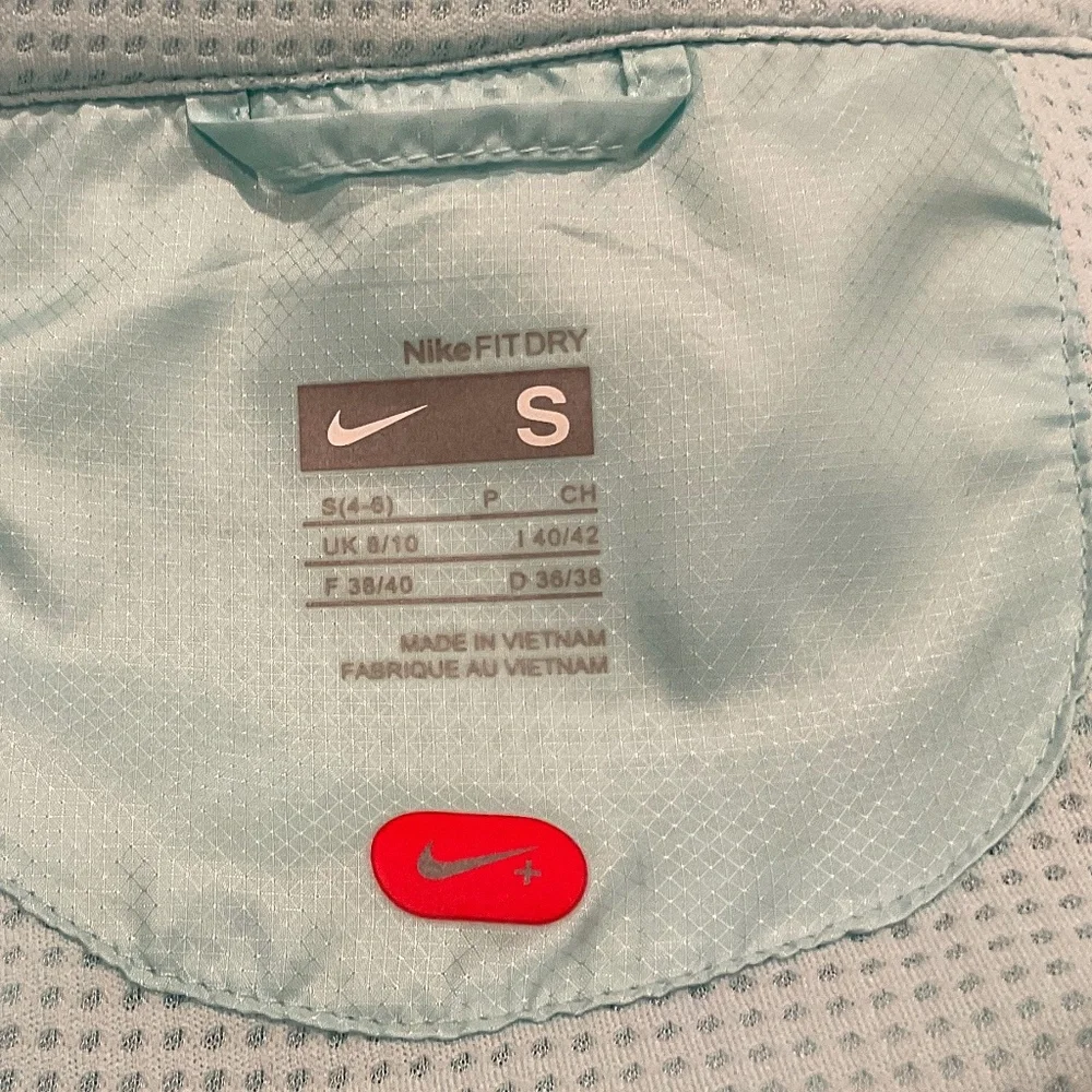Nike Jacket Fit-Dry Lightweight Mint  Size Small